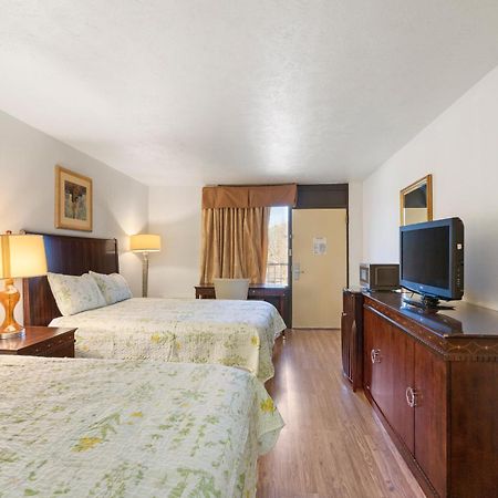 Williamsburg Suites Εξωτερικό φωτογραφία